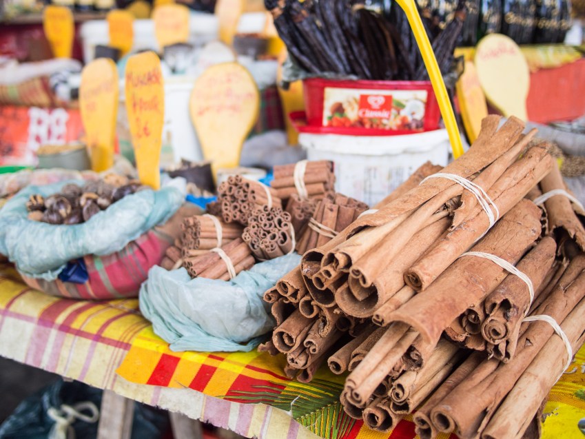 couleurs, ambiances, marché, pointe à pitre, guadeloupe