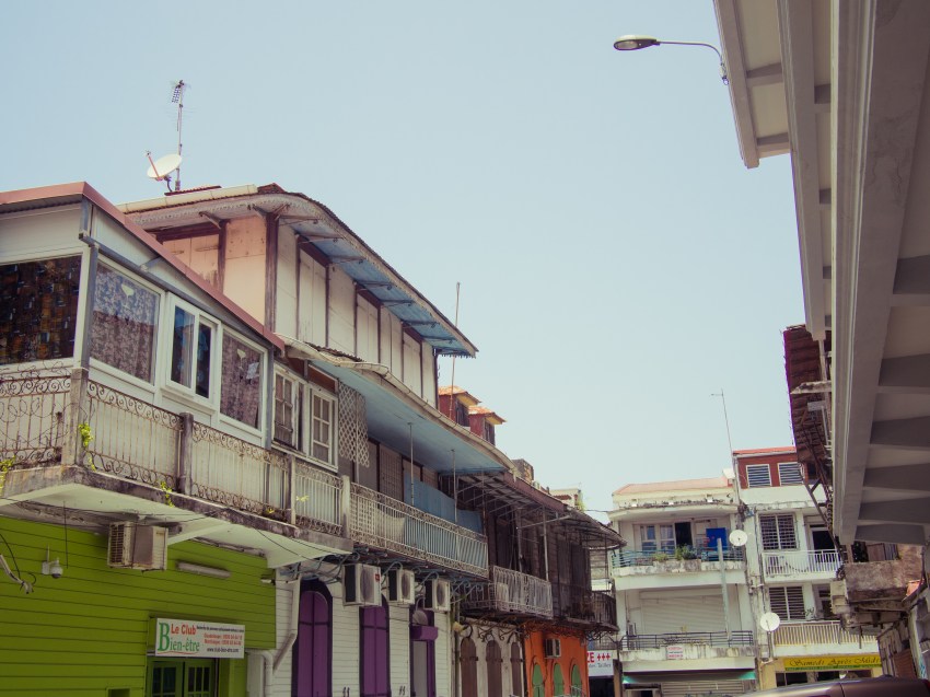 pointe à pitre, guadeloupe, poésie, façade