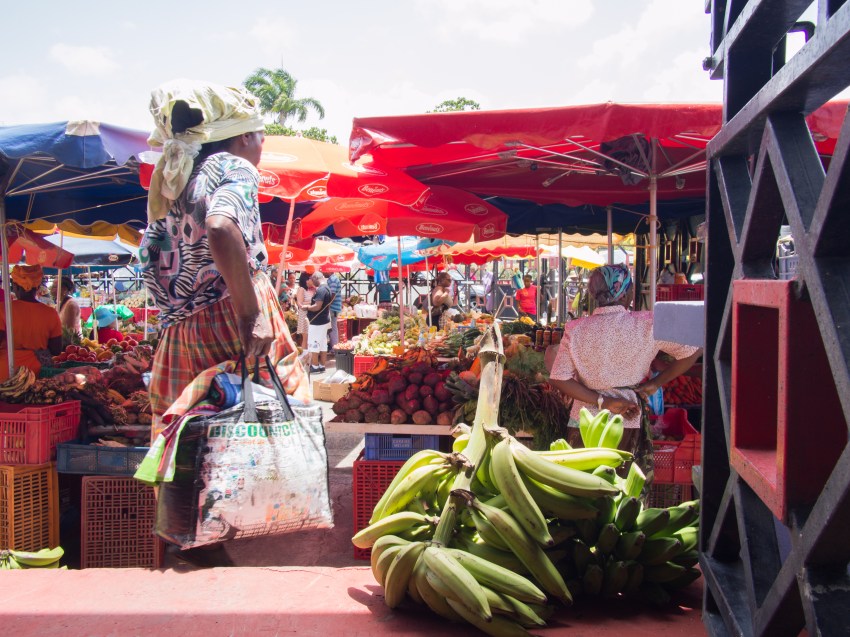 couleurs, ambiances, marché, pointe à pitre, guadeloupe