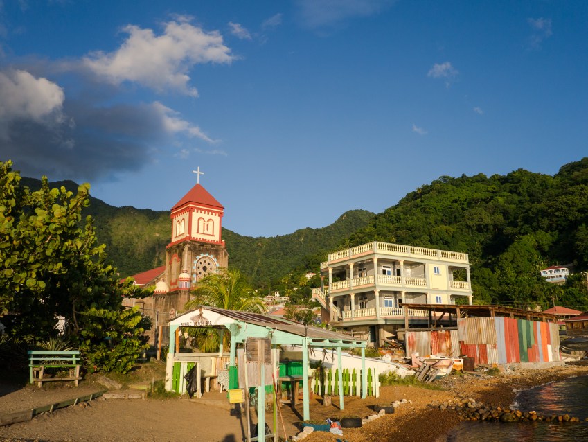 dominique, soufrière