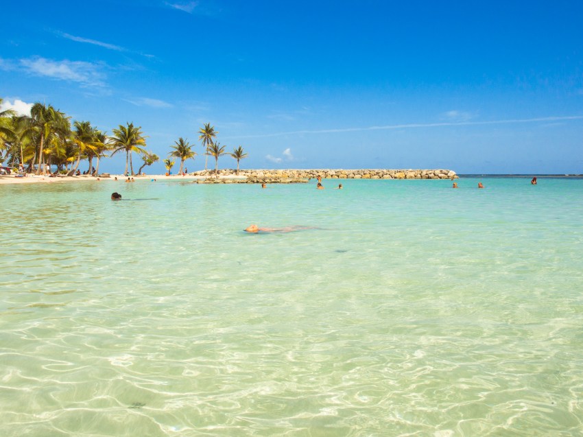 eaux turquoises, sainte anne, guadeloupe