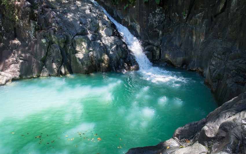 guadeloupe, saut d'acomat, pointe noire, cascade, bassin bleu