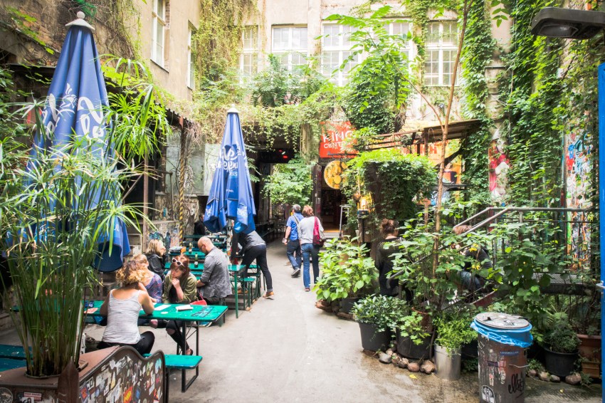 berlin, allemagne, street art, Hackesche Höfe, Haus Schwarzenberg