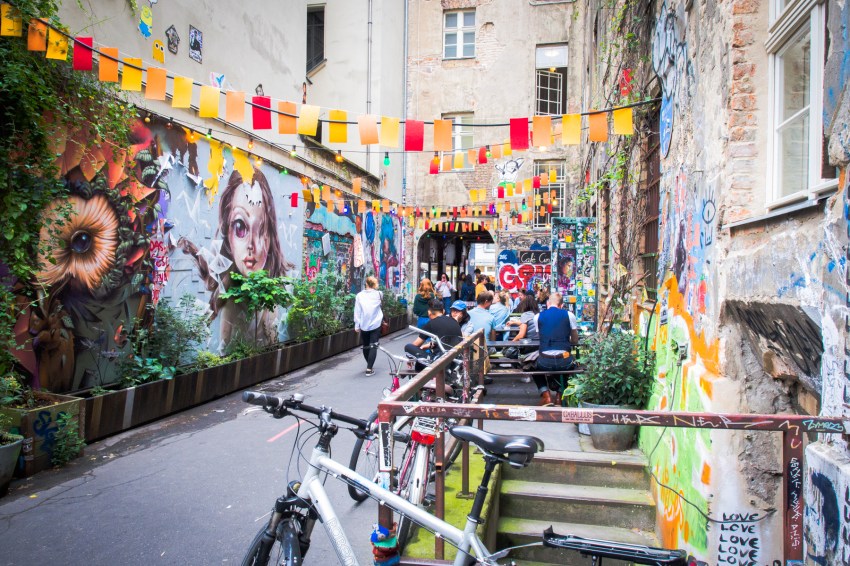 berlin, allemagne, street art, Hackesche Höfe, Haus Schwarzenberg