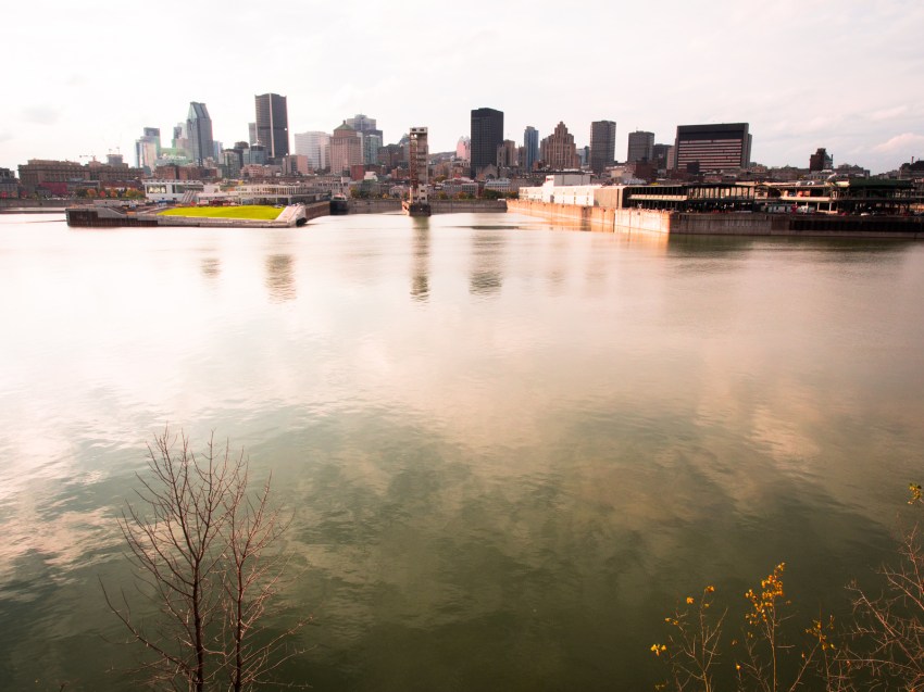 fleuve st laurent montréal-l automne à montréal-skyline montréal