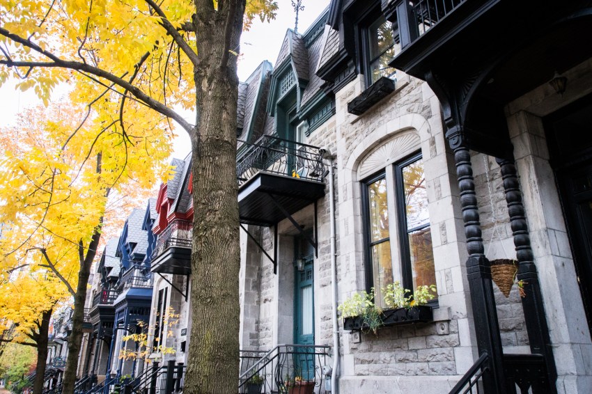 l automne à montréal- architecture moderne montréal-