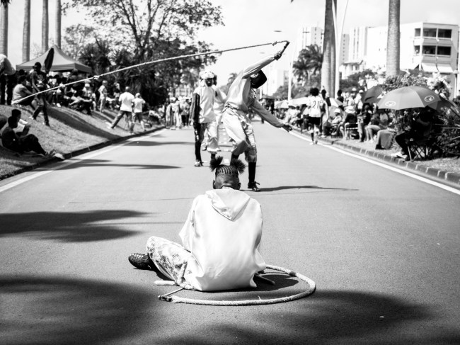 guadeloupe carnaval-photo noir et blanc de carnaval en guadeloupe