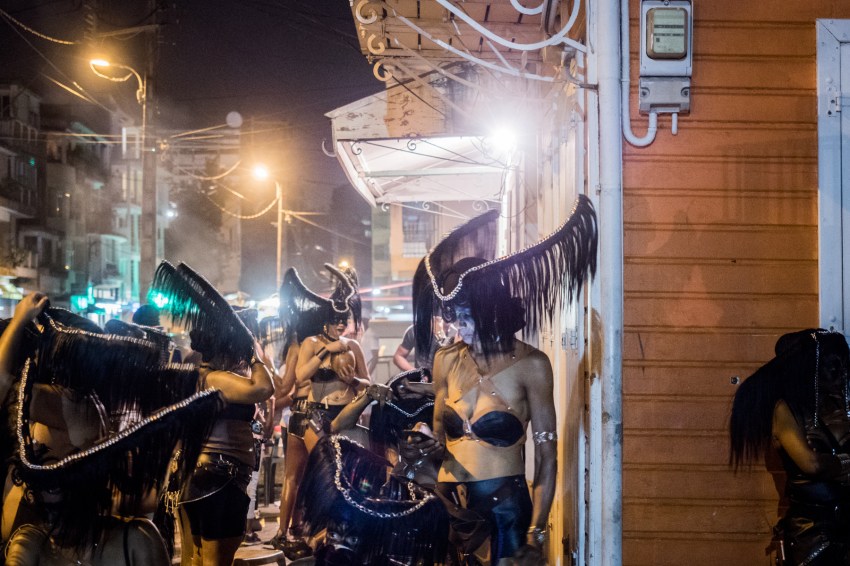 carnaval, guadeloupe, groupe à peau, gwoup a po, antilles
