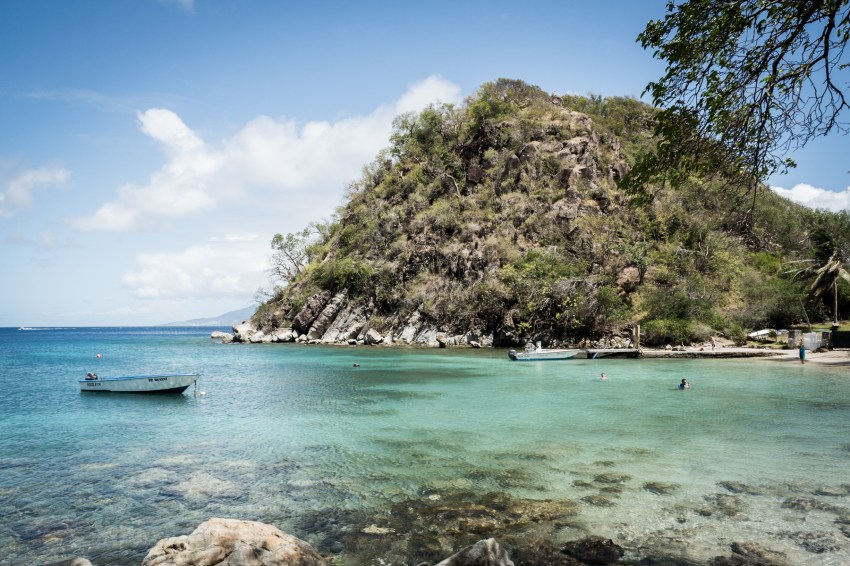 plage du pain de sucre guadeloupe-le pain de sucre guadeloupe-terre de haut les saintes