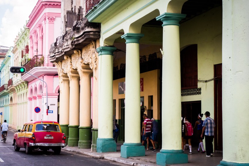 voyage la havane cuba-voiture cuba-rue de la havane-architecture la havane