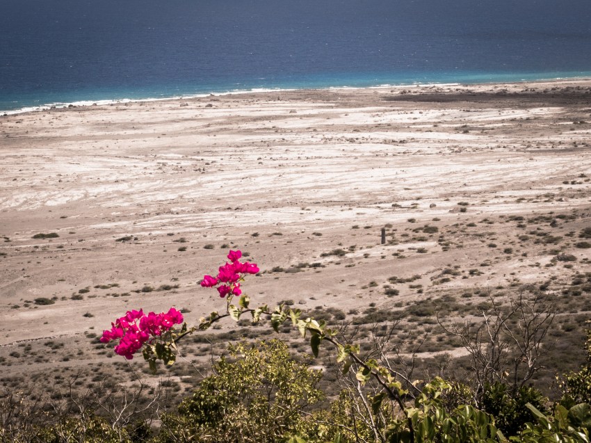 plage caraibes - la soufrière randonnée - ile de montserrat aux antilles