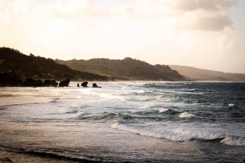 découvrir la Barbade - bathsheba - soup bowl- coucher de soleil