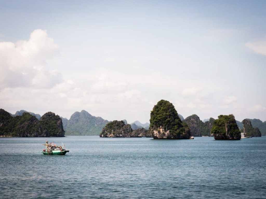 photos de la baie d halong - baie de bai tu long - voyage vietnam blog
