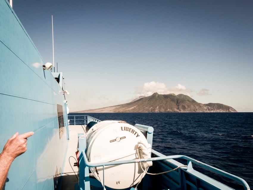 antilles voyage - séjour en bateau sur l'ile en Guadeloupe - Photo du volcan la soufrière